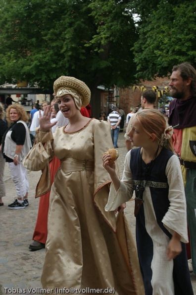 Burgfest Stargard 20100815-172422-9634 - Burgfest_Stargard_20100815-172422-9634.jpg Burgfest_Stargard_20100815-172422-9634.jpg