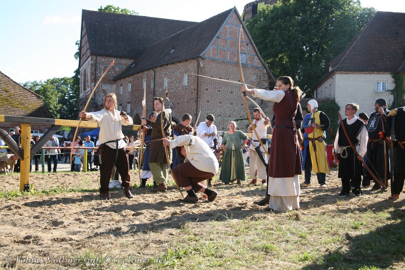 Burgfest Stargard-20120811-17 02 23 2094 - Burgfest_Stargard-20120811-17_02_23_2094.jpg Burgfest_Stargard-20120811-17_02_23_2094.jpg
