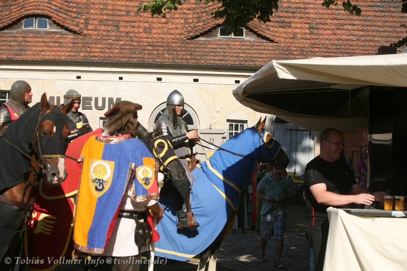 Burgfest Stargard-20120812-17 01 47 3838 - Burgfest_Stargard-20120812-17_01_47_3838.jpg Burgfest_Stargard-20120812-17_01_47_3838.jpg